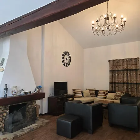 Spacious 3-bedroom House With Garden Near Collioure & Spain Montesquieu (Pyrenees-Orientales)