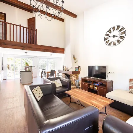 Spacious 3-bedroom House With Garden Near Collioure & Spain